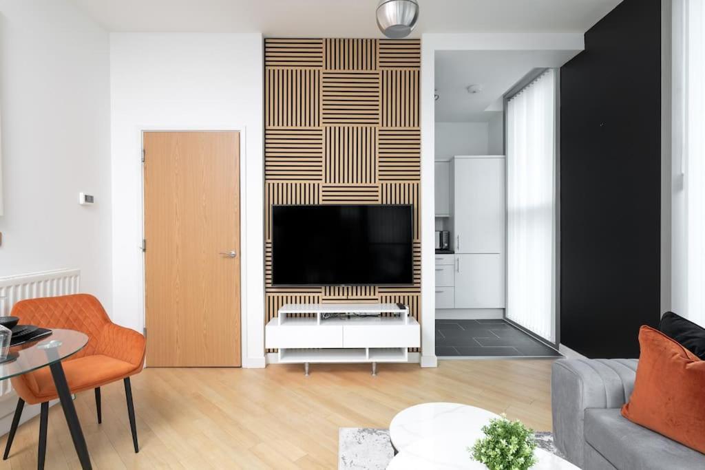 Central Mk 1 Bed Apartment With Parking Milton Keynes Exterior photo