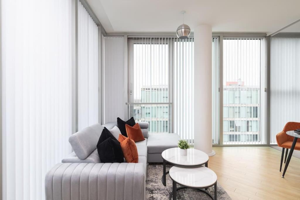Central Mk 1 Bed Apartment With Parking Milton Keynes Exterior photo