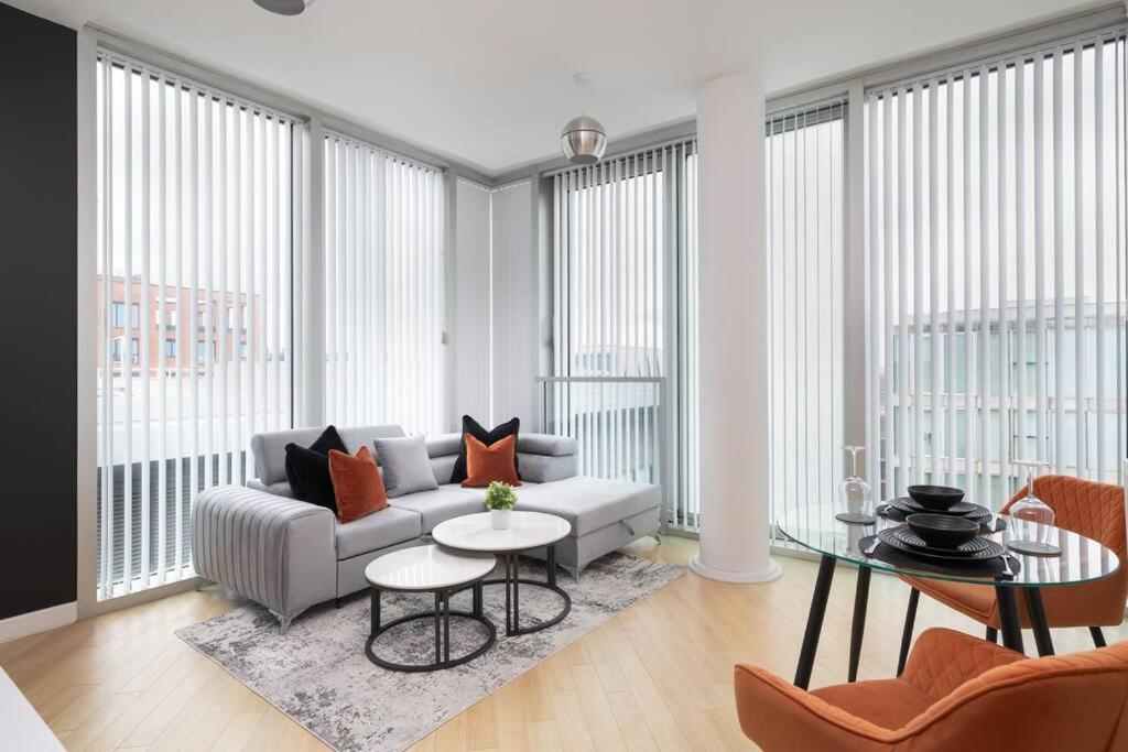 Central Mk 1 Bed Apartment With Parking Milton Keynes Exterior photo